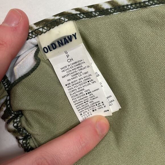 Old navy olive green printed bikini, small top, large bottoms - Picture 5 of 6